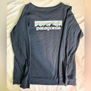 PATAGONIA - Women's Long-Sleeved P-6 Logo Responsibili-Tee in Blue and Size M.